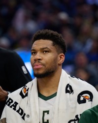 Worlds 2025赛程-美记：勇士过去十年一直想要字母哥 现在可能是他们唯一的机会